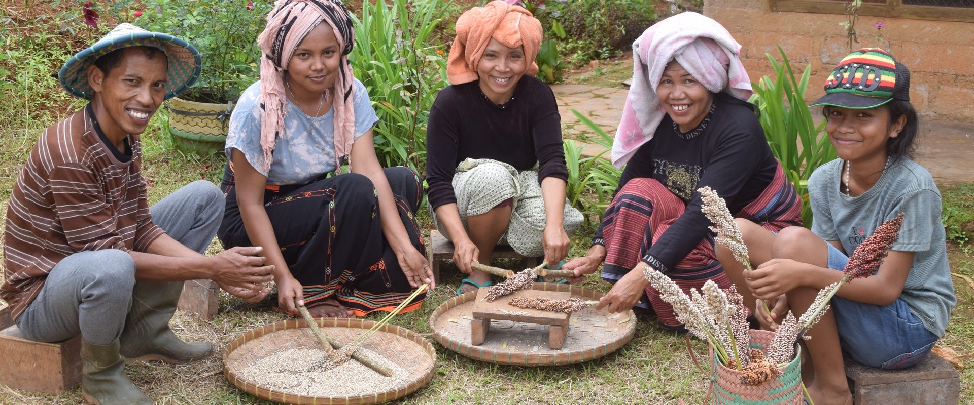 verwerken van sorghum in Indonesie