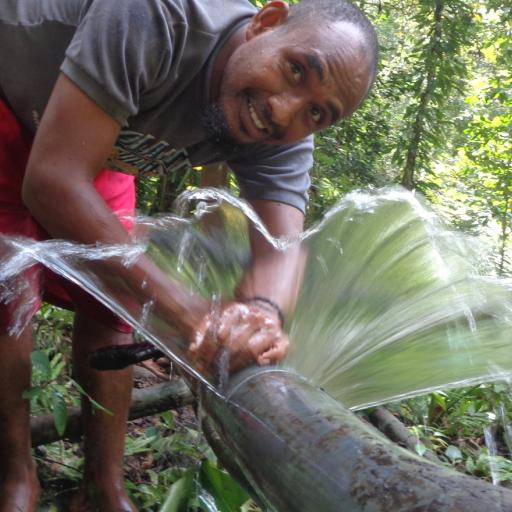 aanleggen waterleiding Dukateli, Flores, Indonesië